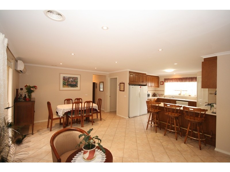 17 Young Street, Lara VIC 3212