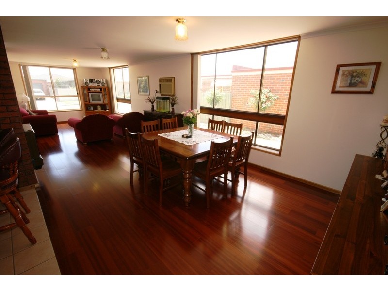 1B Sherwood Grove, Lara VIC 3212