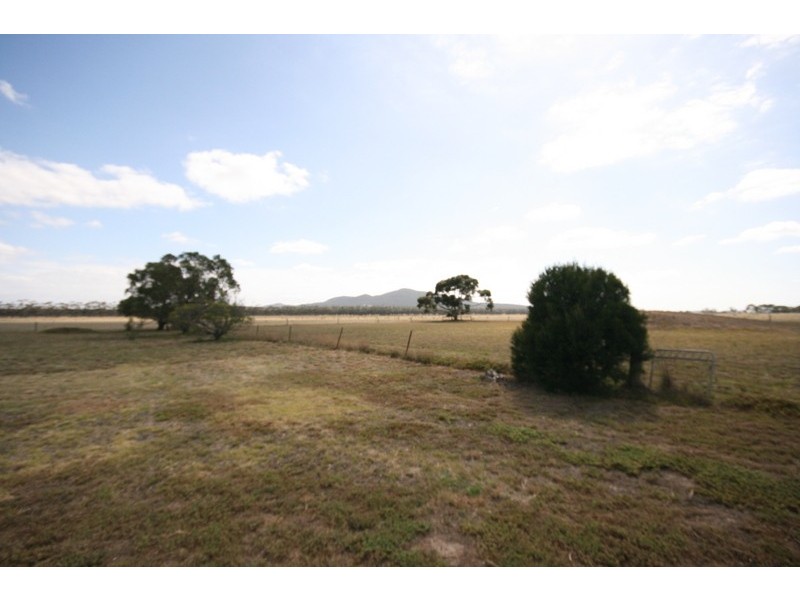 335 Peak School Road, Lara VIC 3212