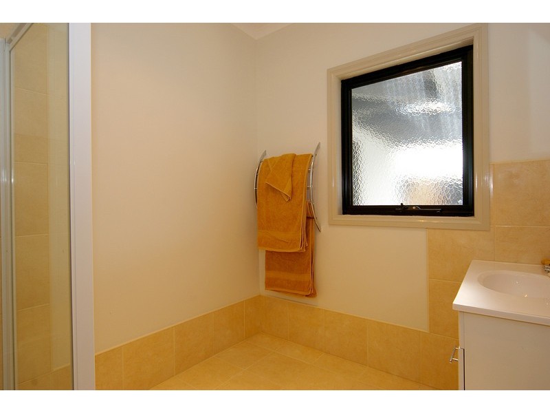 99 McClelland Avenue, Lara VIC 3212