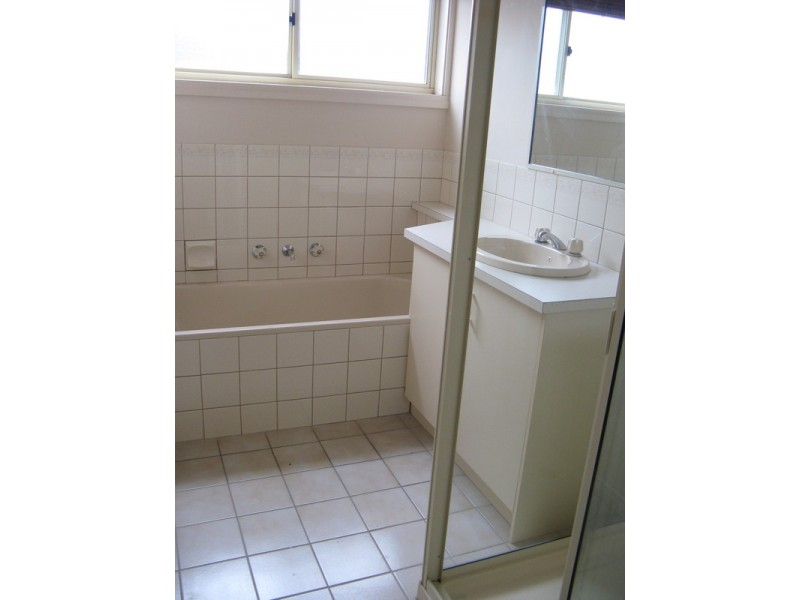 3/36 Highland Way, Leopold VIC 3224