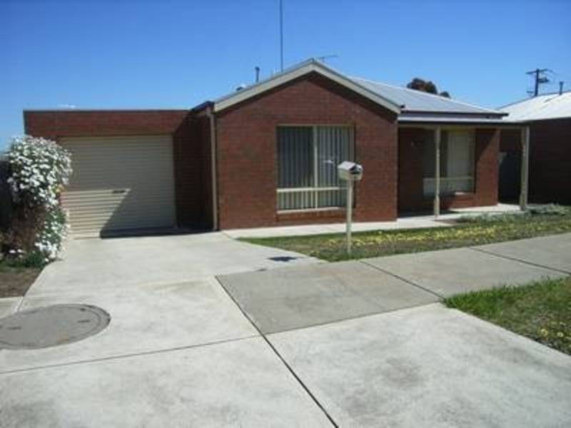 4 Huon Crescent, Leopold VIC 3224