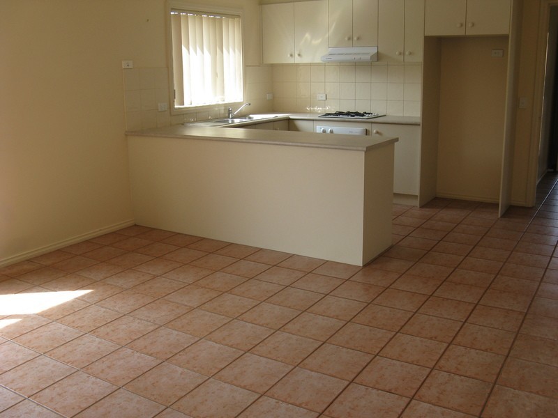 4 Huon Crescent, Leopold VIC 3224