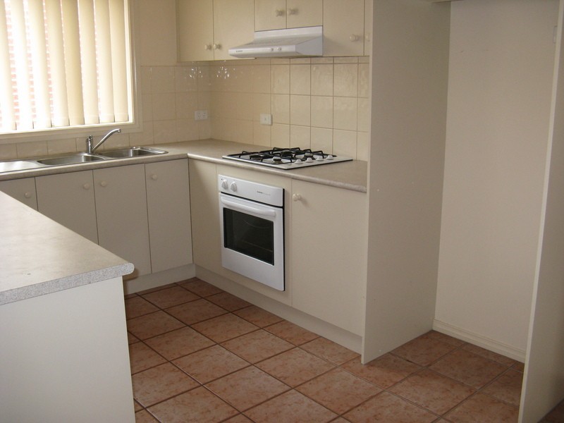 4 Huon Crescent, Leopold VIC 3224