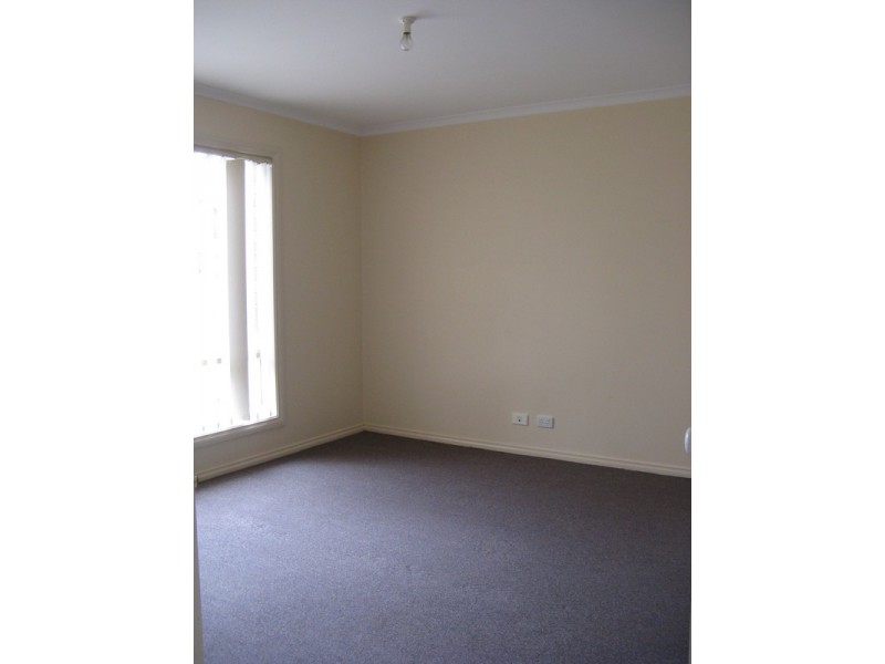 4 Huon Crescent, Leopold VIC 3224