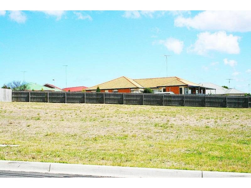 34 Huon Crescent, Leopold VIC 3224