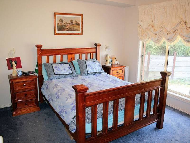 8 Emma Court, Leopold VIC 3224