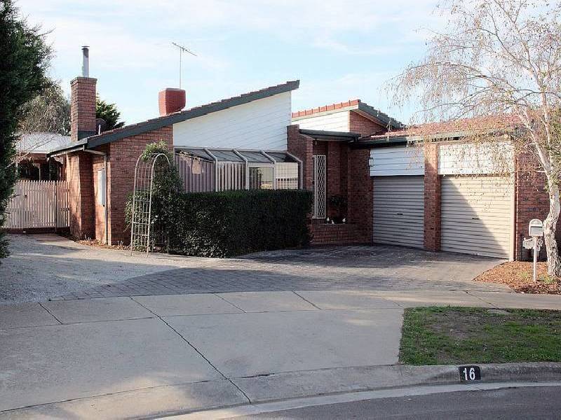 16 Bowman  Place, Leopold VIC 3224