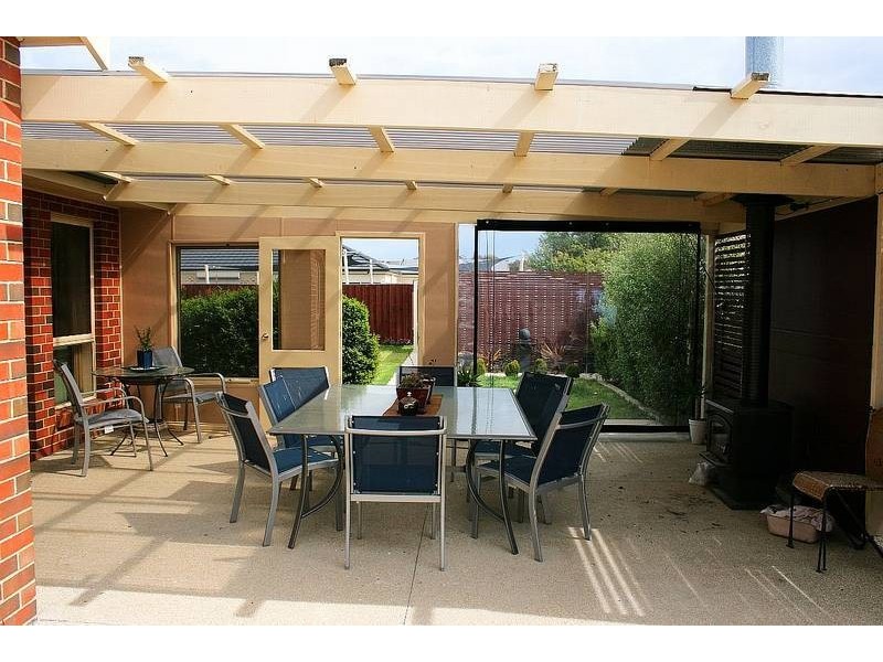 18 Canowindra Way, Leopold VIC 3224