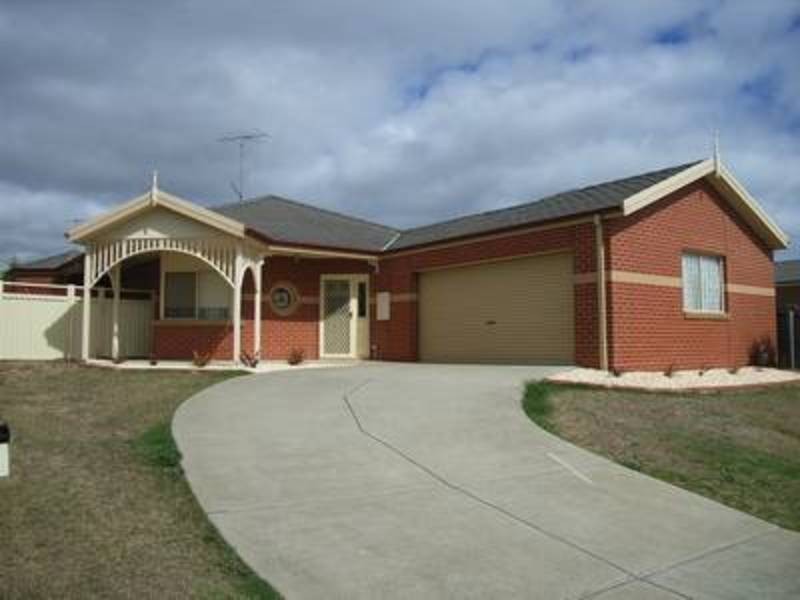 5 Huon Crescent, Leopold VIC 3224