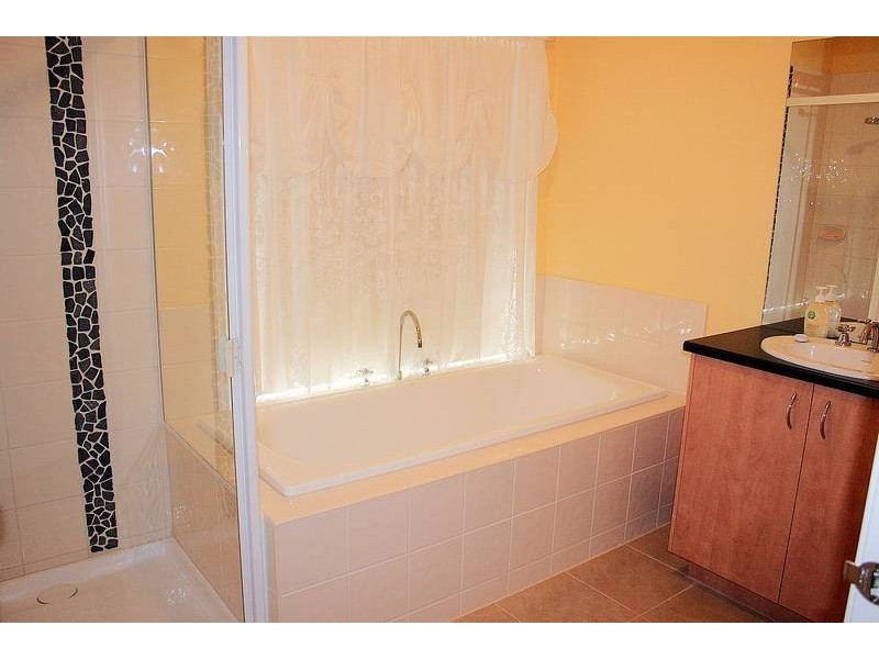 3 Newbank Court, Leopold VIC 3224