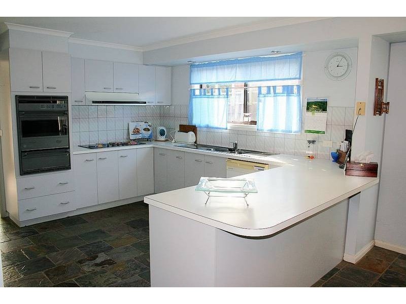 38 Kensington Road, Leopold VIC 3224