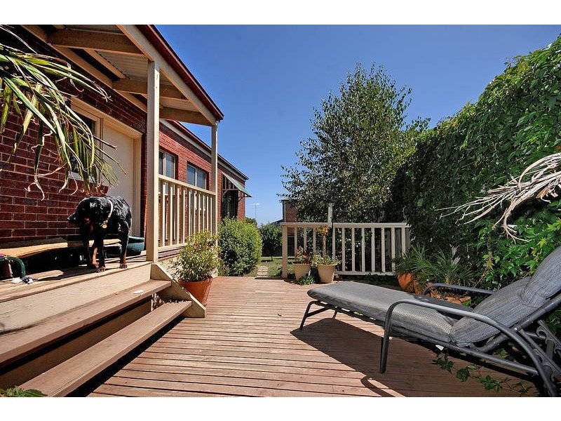 18 Huon Crescent, Leopold VIC 3224