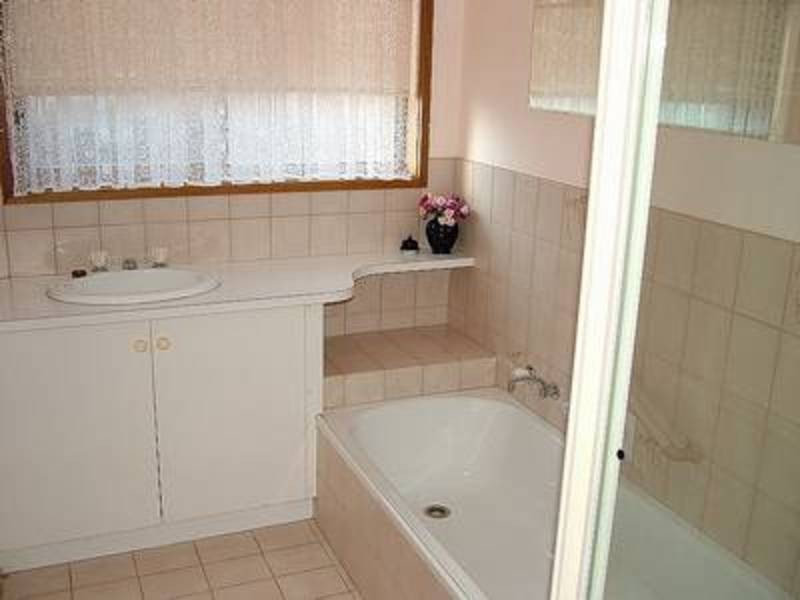 2/44-46 Ash Road, Leopold VIC 3224