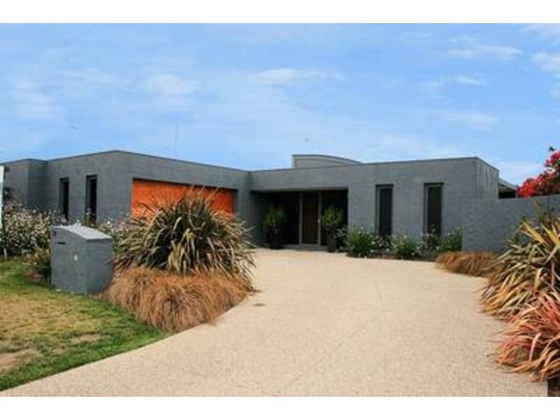 18 Waugh Court, Leopold VIC 3224