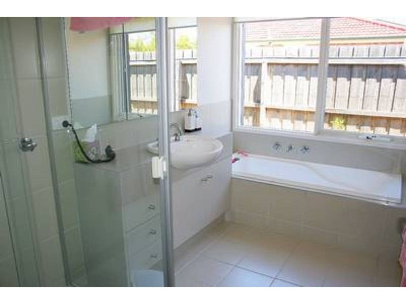 18 Waugh Court, Leopold VIC 3224