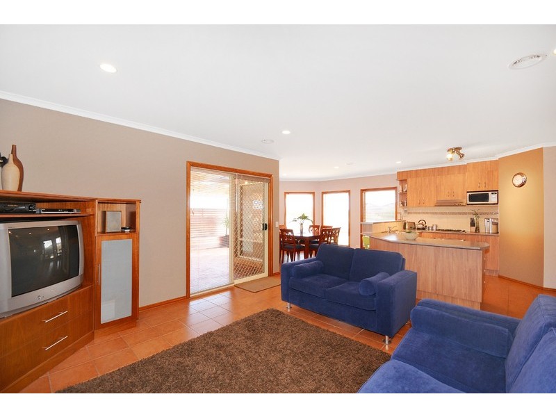 27 Huon Crescent, Leopold VIC 3224