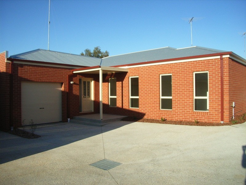 2/12 Kylemore Court, Leopold VIC 3224