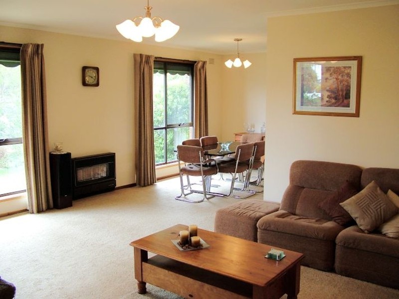 836 Bellarine Highway, Leopold VIC 3224