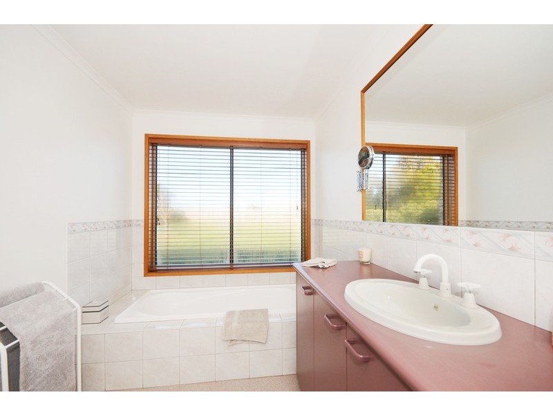 6 Cypress Crescent, Leopold VIC 3224