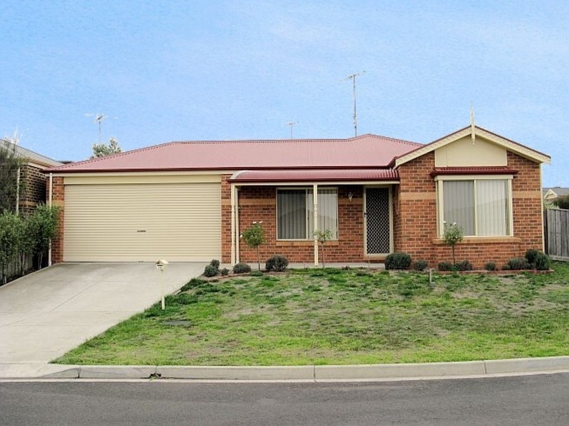 15 Huon Crescent, Leopold VIC 3224
