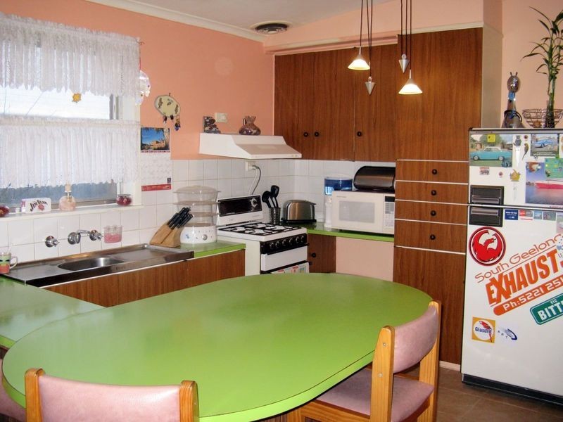 4 Young Street, Breakwater VIC 3219