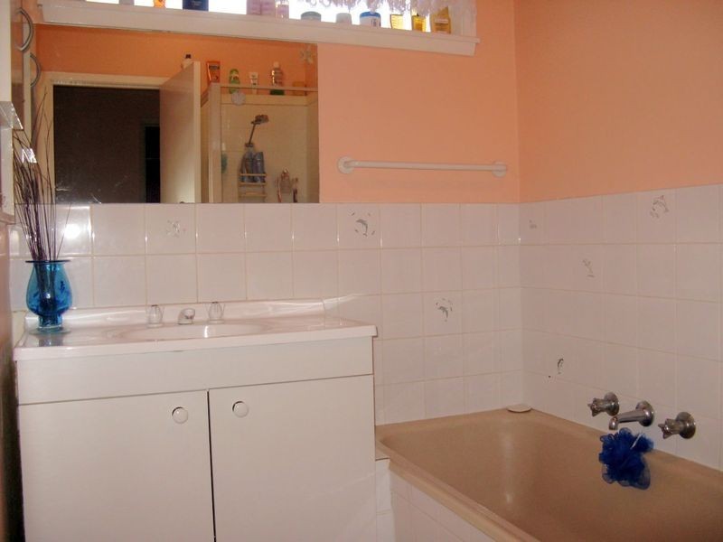 4 Young Street, Breakwater VIC 3219