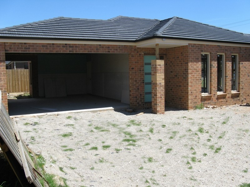 2/57 Hoddle Drive, Leopold VIC 3224