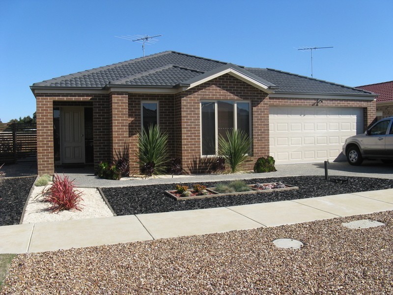 6 Blake Drive, Leopold VIC 3224
