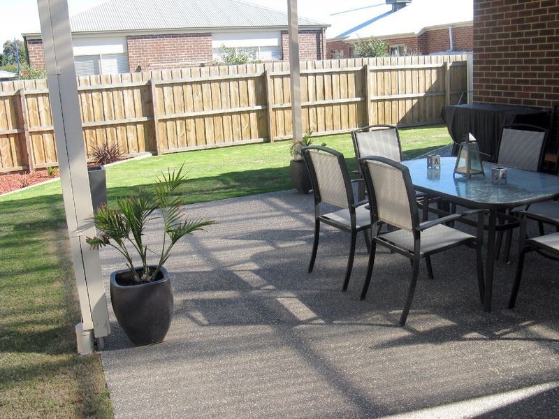 6 Blake Drive, Leopold VIC 3224