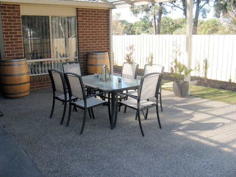 6 Blake Drive, Leopold VIC 3224