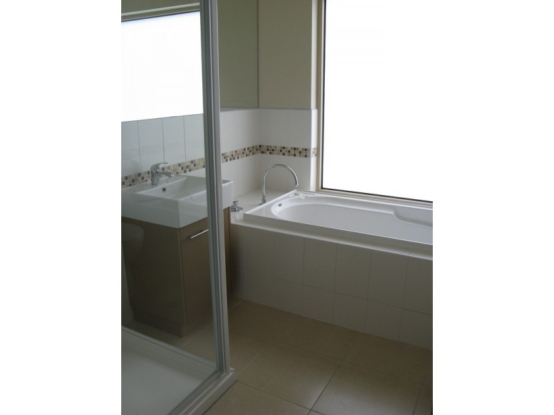 14 Thompson Street, Whittington VIC 3219