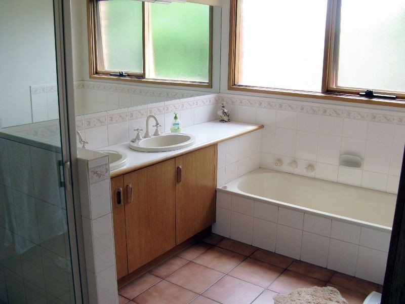 3 Bisinella Court, Leopold VIC 3224