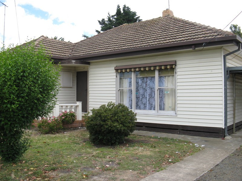 4 Greenwood Street, Newcomb VIC 3219