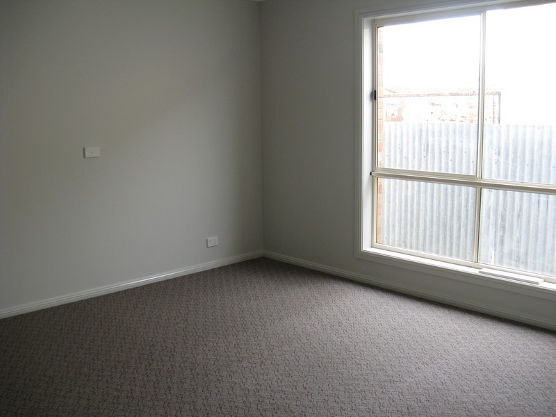 2/50 Wilsons Road, Newcomb VIC 3219