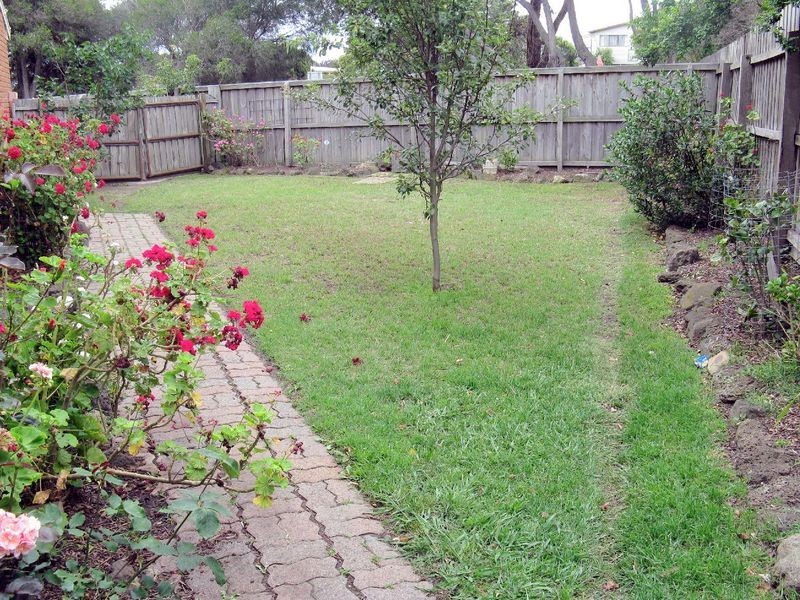 16 Woodleigh Close, Leopold VIC 3224