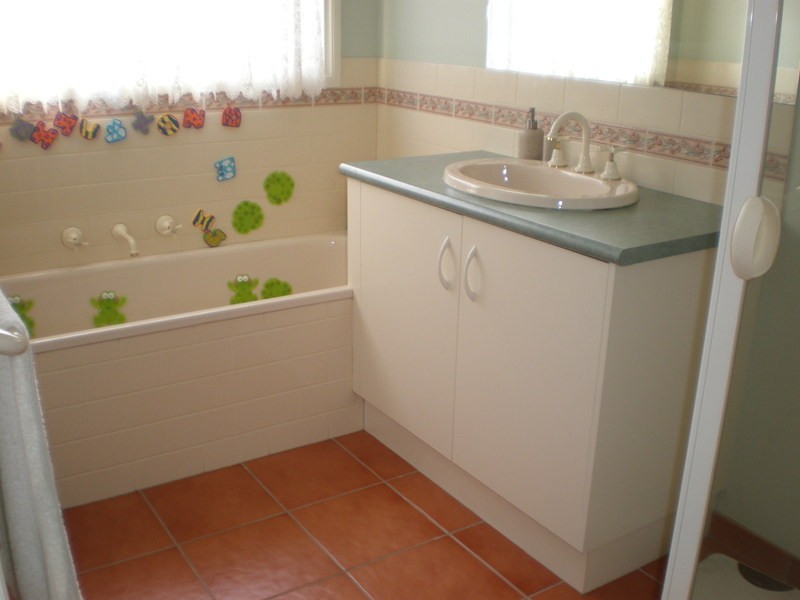 17 Huon Crescent, Leopold VIC 3224