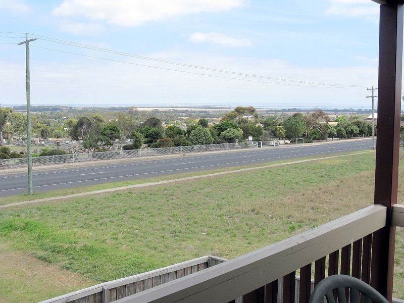 2/42 Donvale Drive, Leopold VIC 3224