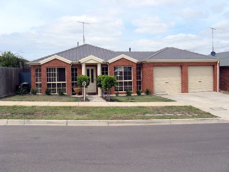 19 Fabian Place, Leopold VIC 3224