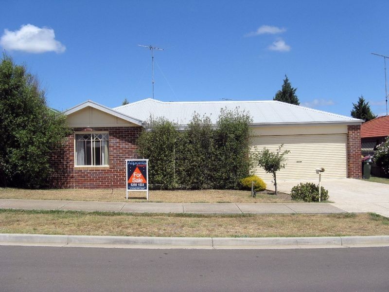19 Pine Grove, Leopold VIC 3224