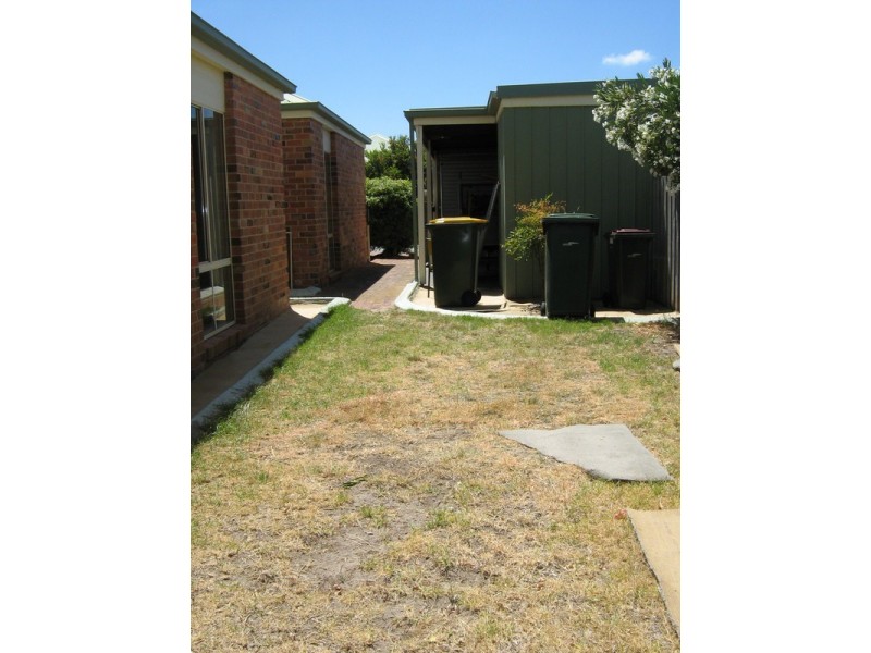 8/15-19 Thompson Street, Whittington VIC 3219