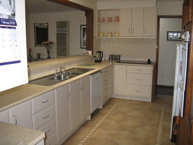 10 Allanvale Avenue, Leopold VIC 3224