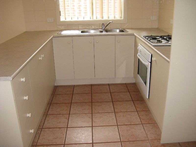 4 Huon Crescent, Leopold VIC 3224