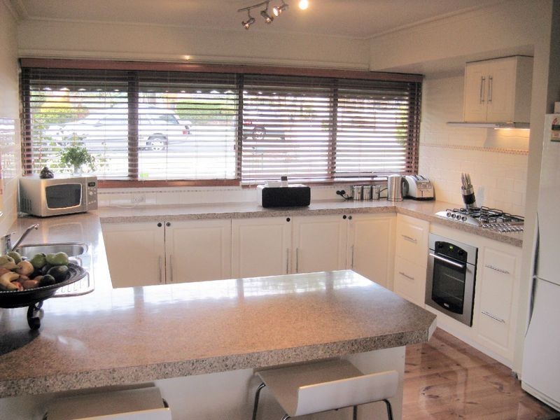 17 Gallois Gardens, Leopold VIC 3224