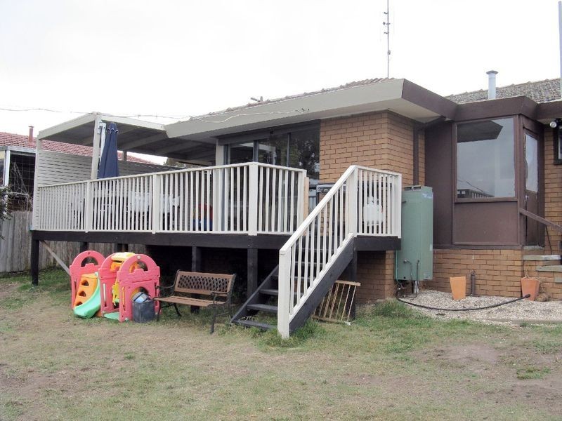 17 Gallois Gardens, Leopold VIC 3224