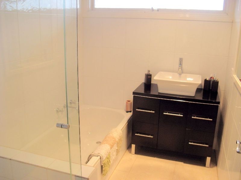 17 Gallois Gardens, Leopold VIC 3224