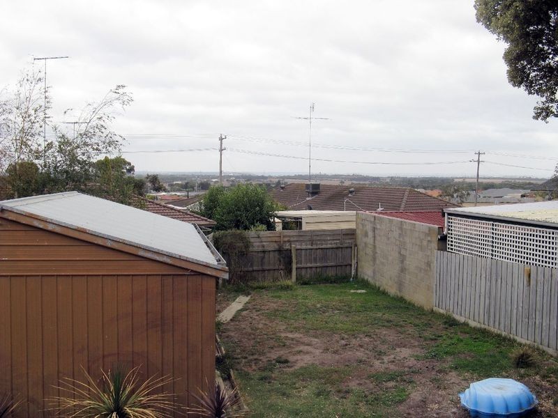 17 Gallois Gardens, Leopold VIC 3224