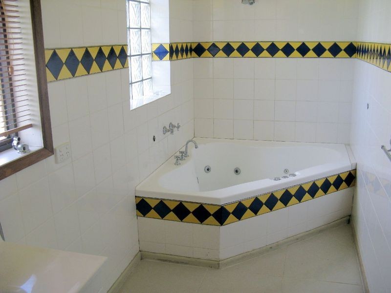 6 Barunah Court, Leopold VIC 3224