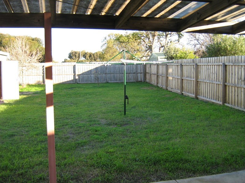 6 William Street, Leopold VIC 3224