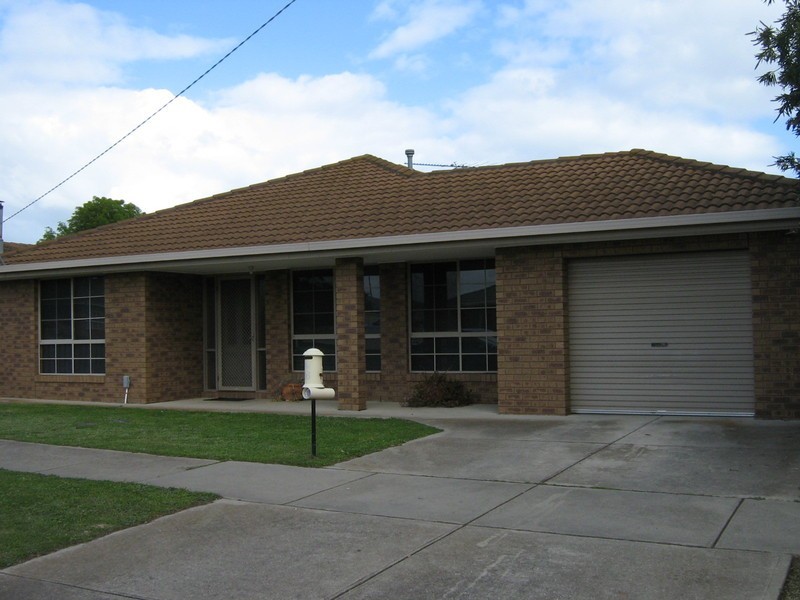 16 Warrawee Road, Leopold VIC 3224